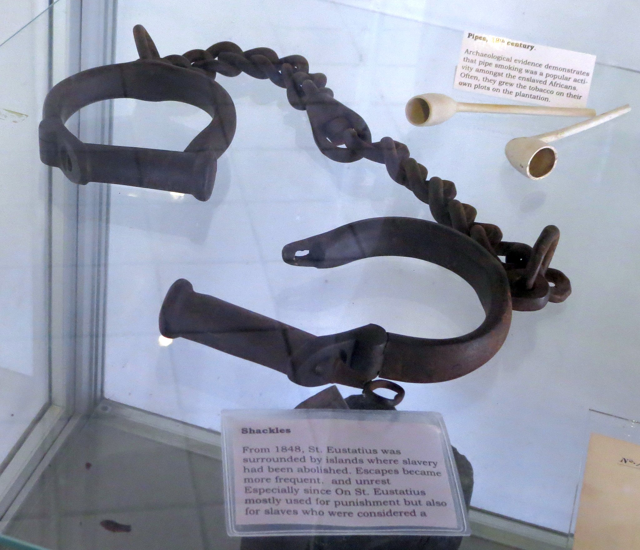 Slave shackles 1848 Sint Eustatius. Museum Sint Eustatius. Hans Erren, CC BY-SA 4.0 , via Wikimedia Commons
